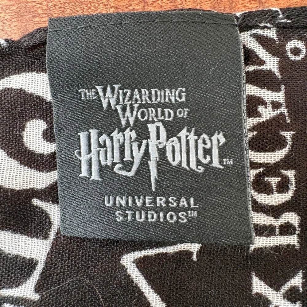 Harry Potter Scarf Wizarding World Spell Script Wrap, Unisex‎ OS Black